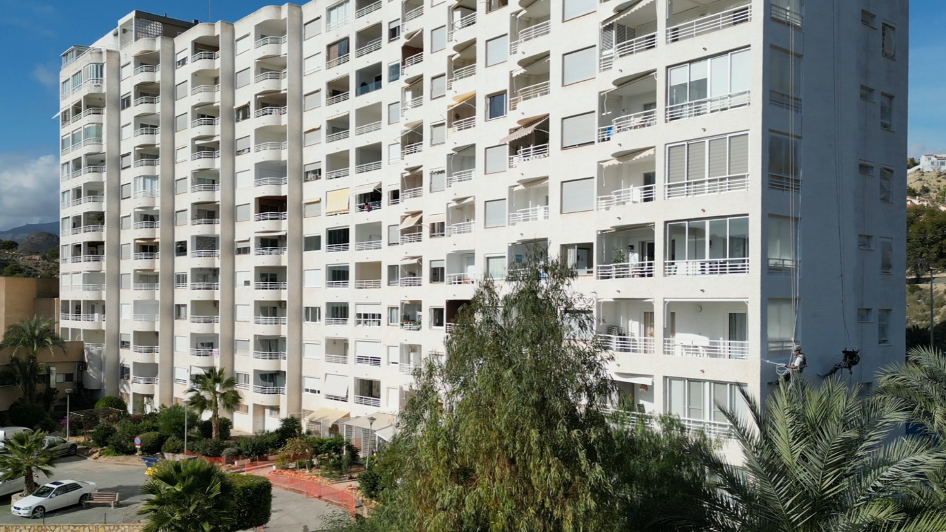 Fachada rehabilitada C.P. Eurotenis Club Costa Blanca — C/ Noruega, 12