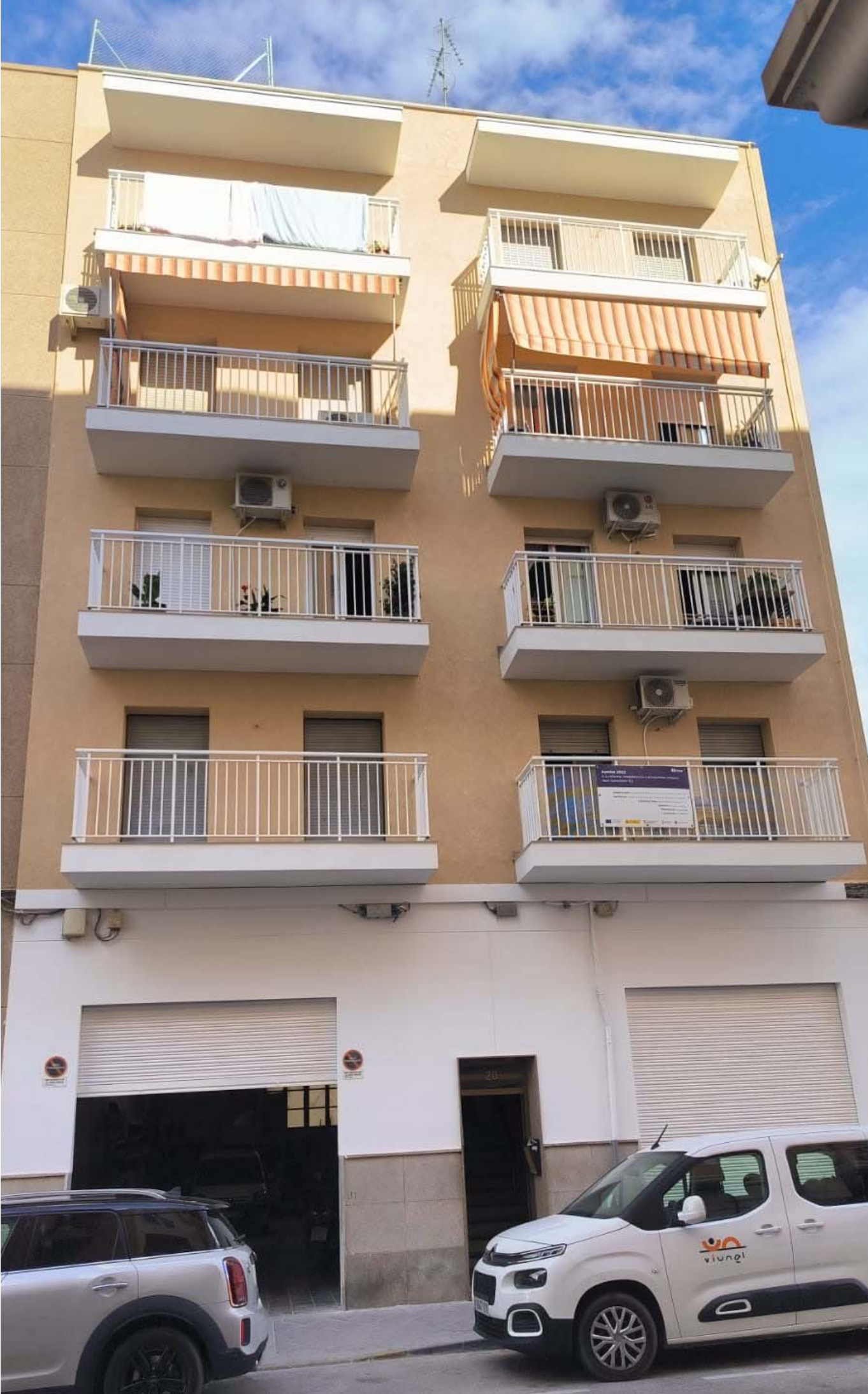 Fachada rehabilitada C/ Fra Jaume Torres, 20